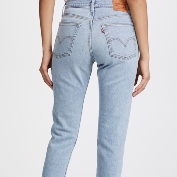Levi's Denim - 🛍FINAL SALE! Levi’s Wedgie Fit High Waisted Jeans